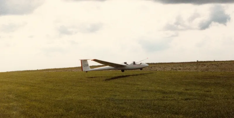 Found a photo of this actual flight! ASK-21 tail number ESB on landing.